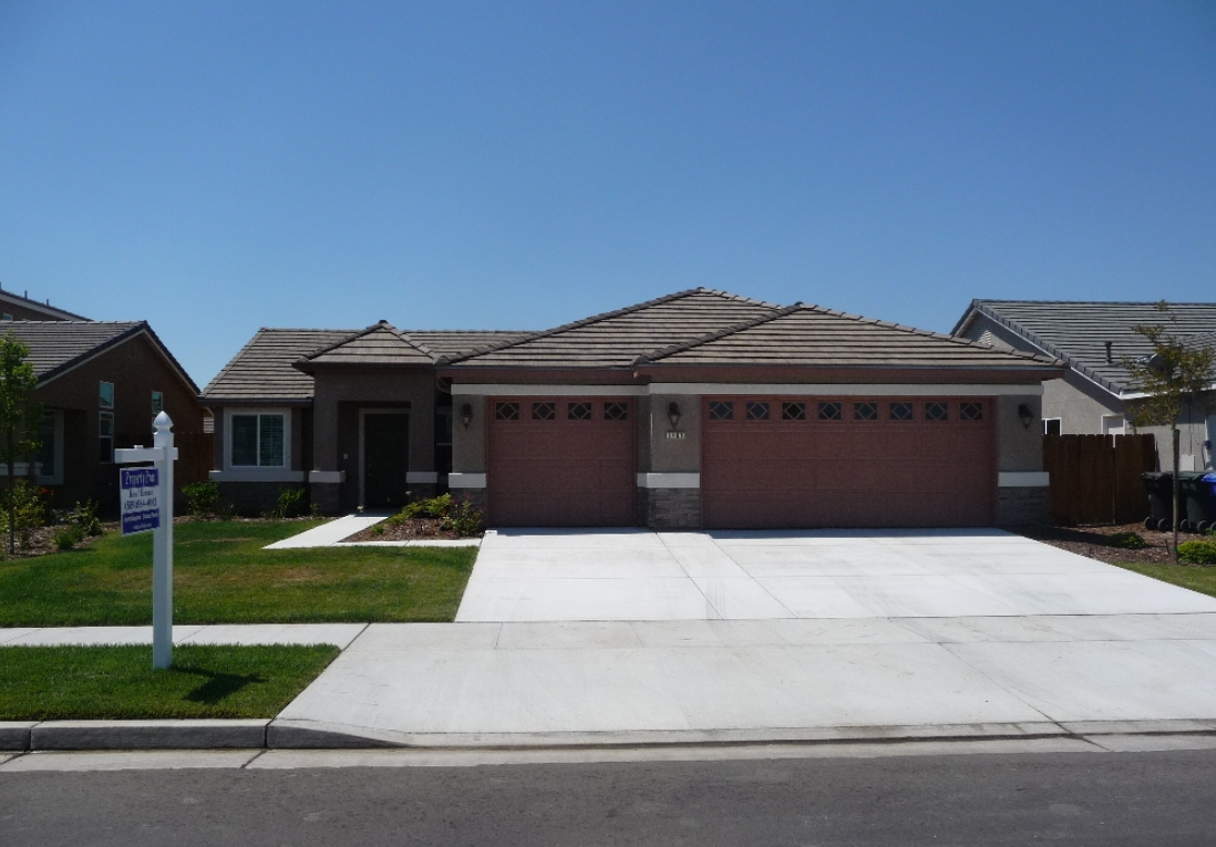 1407 W Burgundy Ct