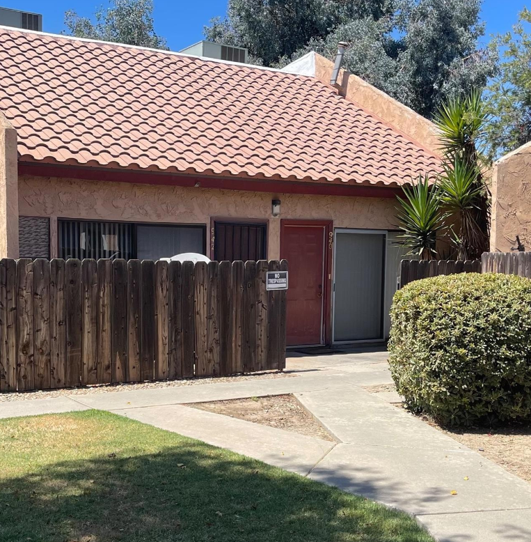 942 Greenfield Avenue - 1